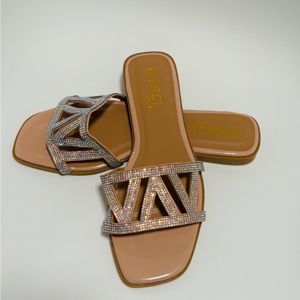 ROUGE HELIUM  Sandals With Sparkling Glitter Band Size 9